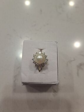 Classic Pearl and Diamond  - White Gold 14k
